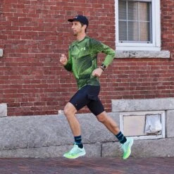 Men's Bolt Micro Crew Ultra-Lightweight Running Sock -SummitStrider Gear 04 1056 Black LS