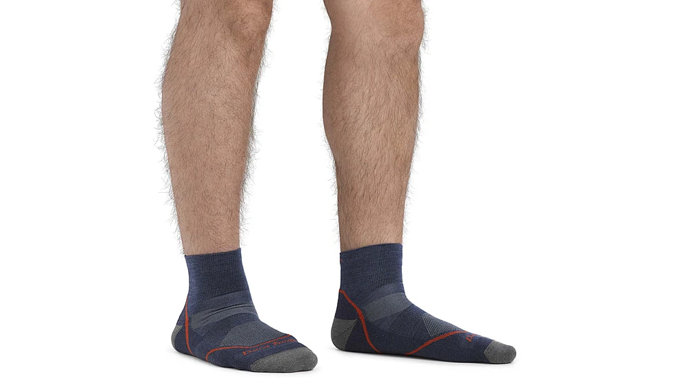 Darn Tough Light Hiker Quarter Lightweight Hiking Socks - Men's 5 Darn Tough Light Hiker Quarter Lightweight Hiking Socks - Men's - Image 5